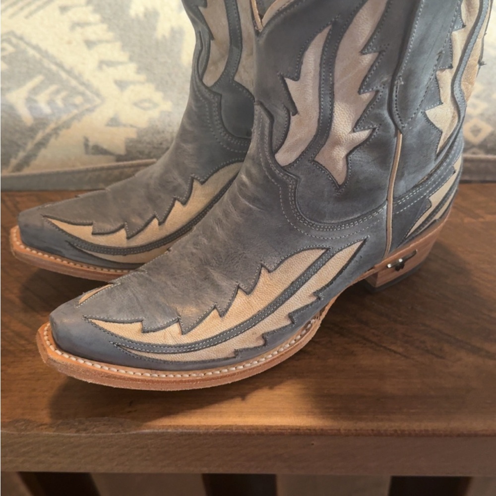 Lane Walk the Line boot size 6